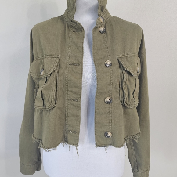 Topshop Jackets & Blazers - Topshop Army Green Crop Top Size Sm/4-6.